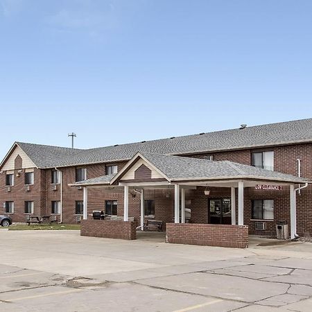 Econo Lodge Inn & Suites Dubuque Eksteriør billede