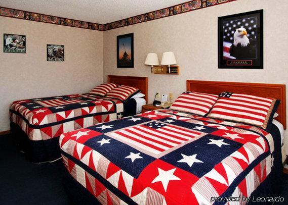 Econo Lodge Inn & Suites Dubuque Værelse billede
